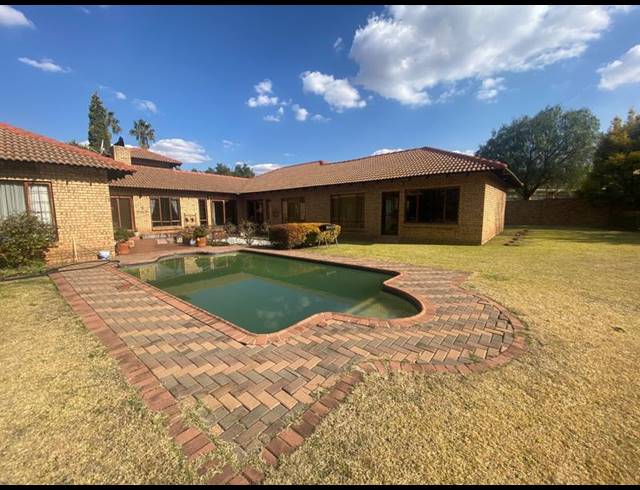 4 BEDROOM HOUSE FOR SALE IN GHOLFSIG